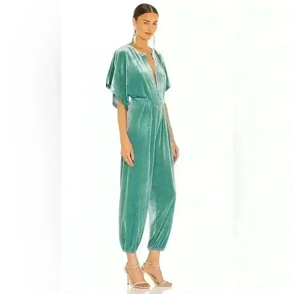 NORMA KAMALI Rectangle Jog Velvet Jumpsuit In purple. - Picture 2 of 6